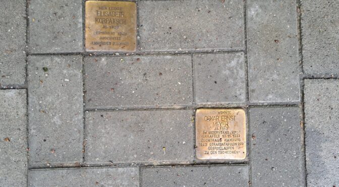 Stolpersteine vor der Frohmeschule